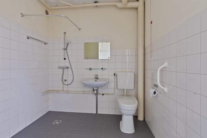 Image 15 of 18