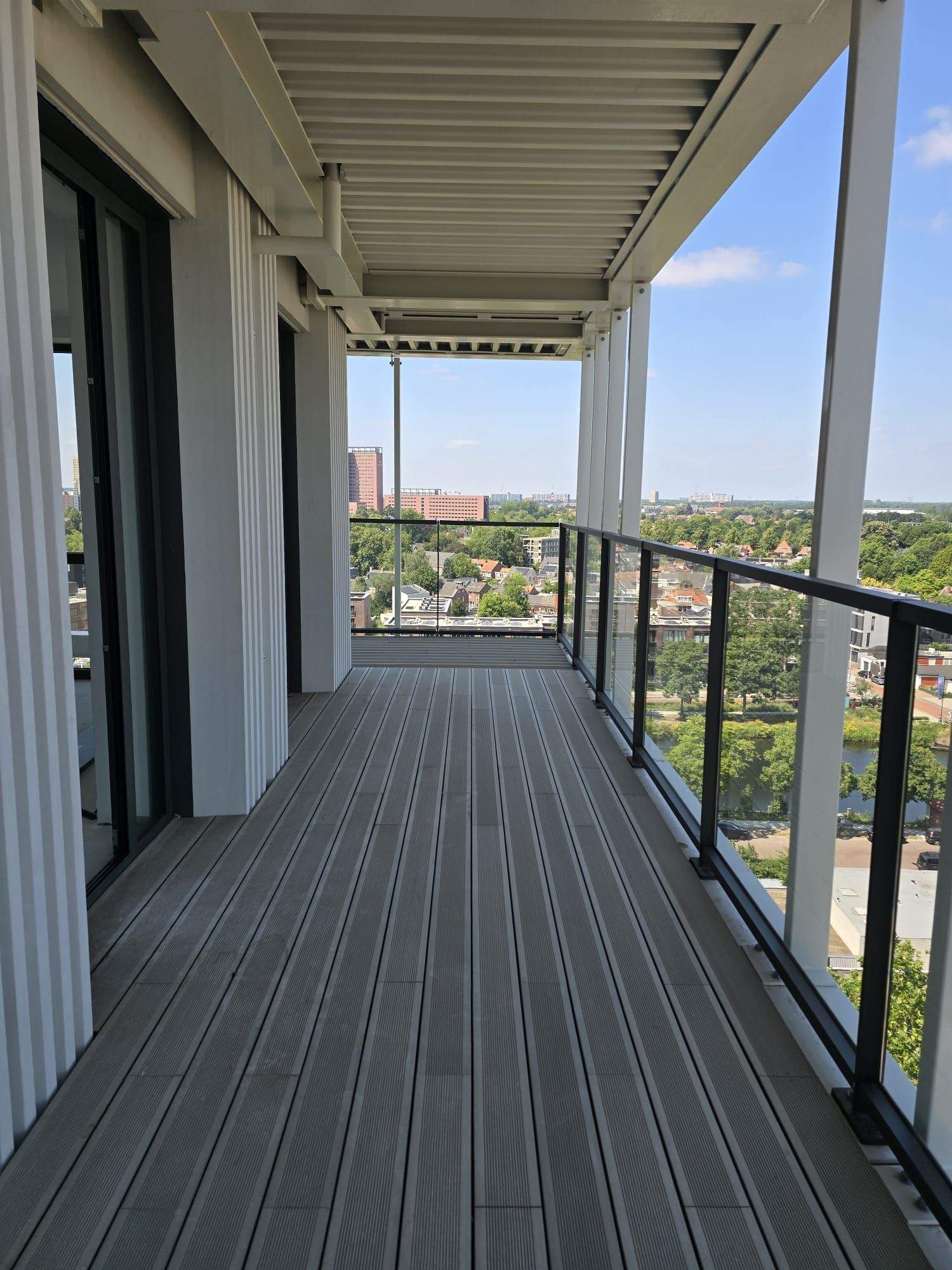 Image 3 of 20
