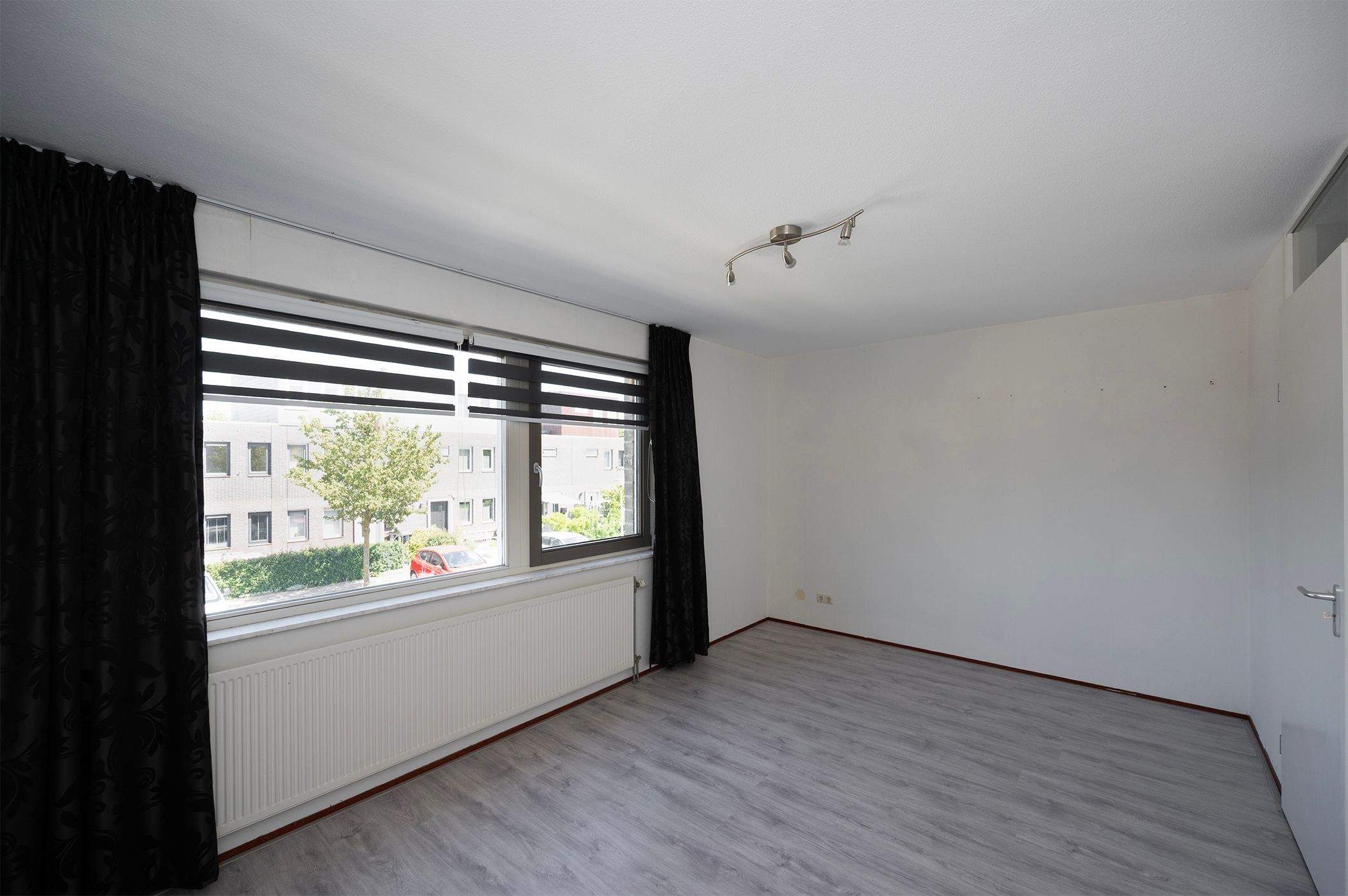 Image 24 sur 28