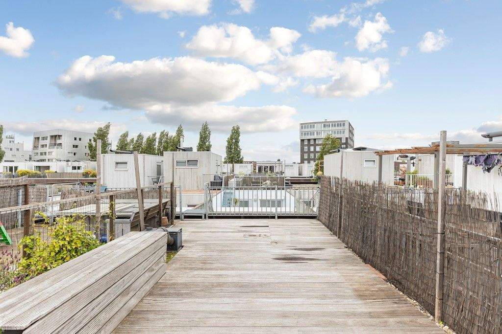 Image 19 of 27