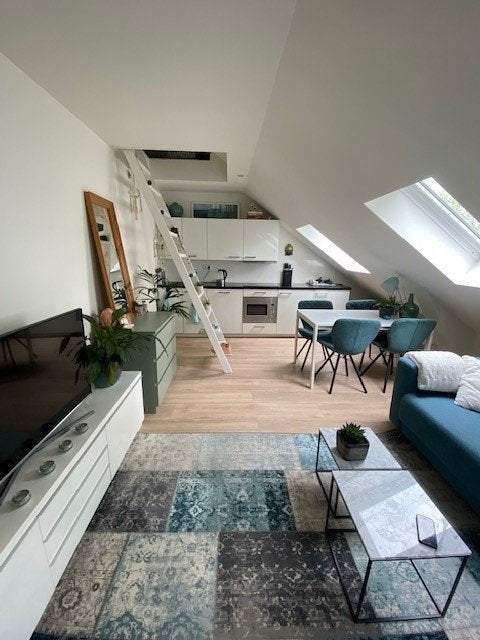 Bild 1 von 9