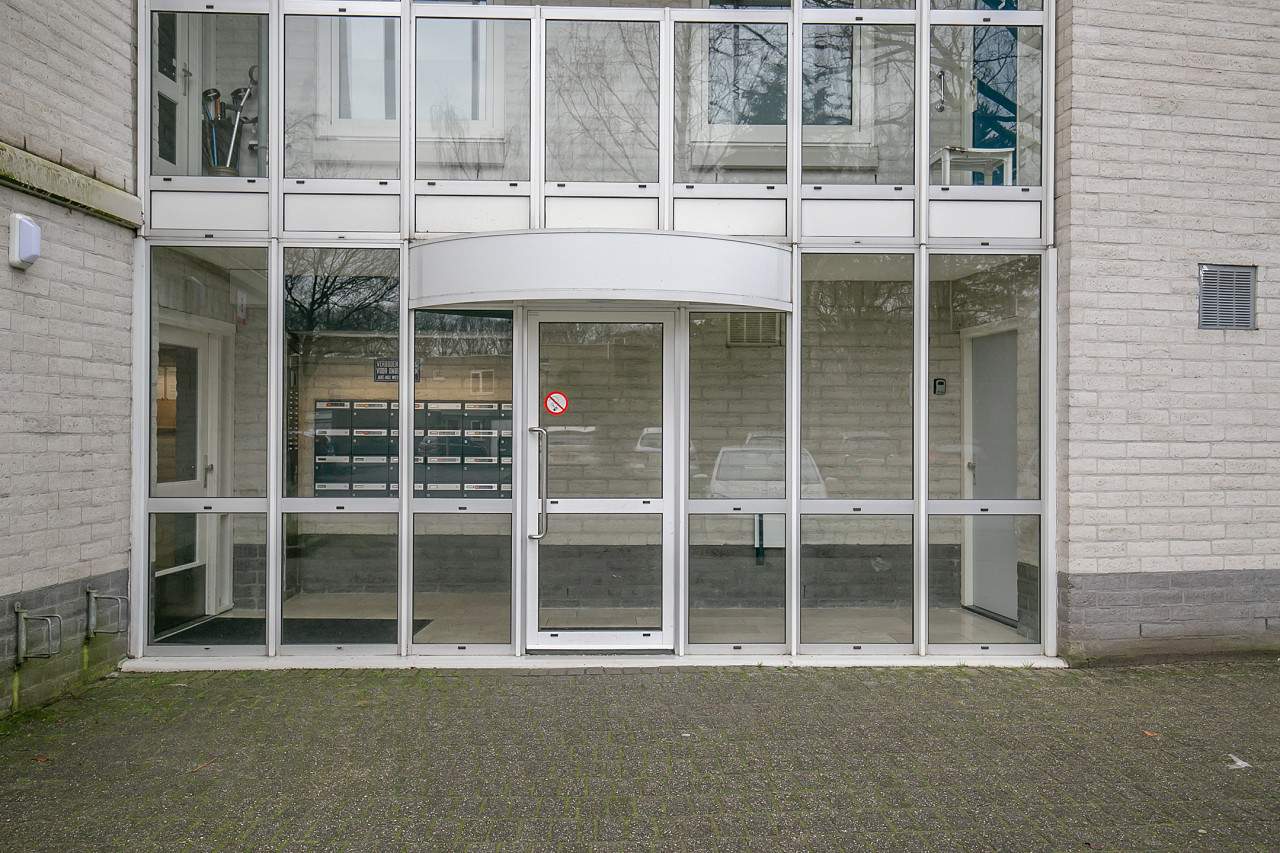 Afbeelding 1 van 16