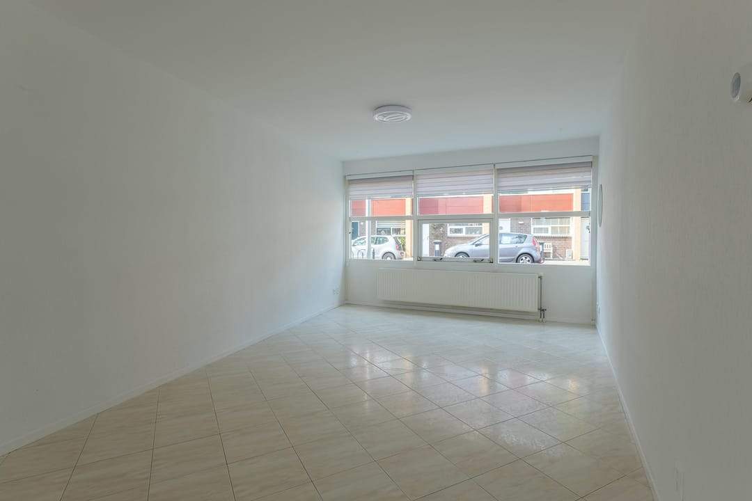 Image 2 of 24