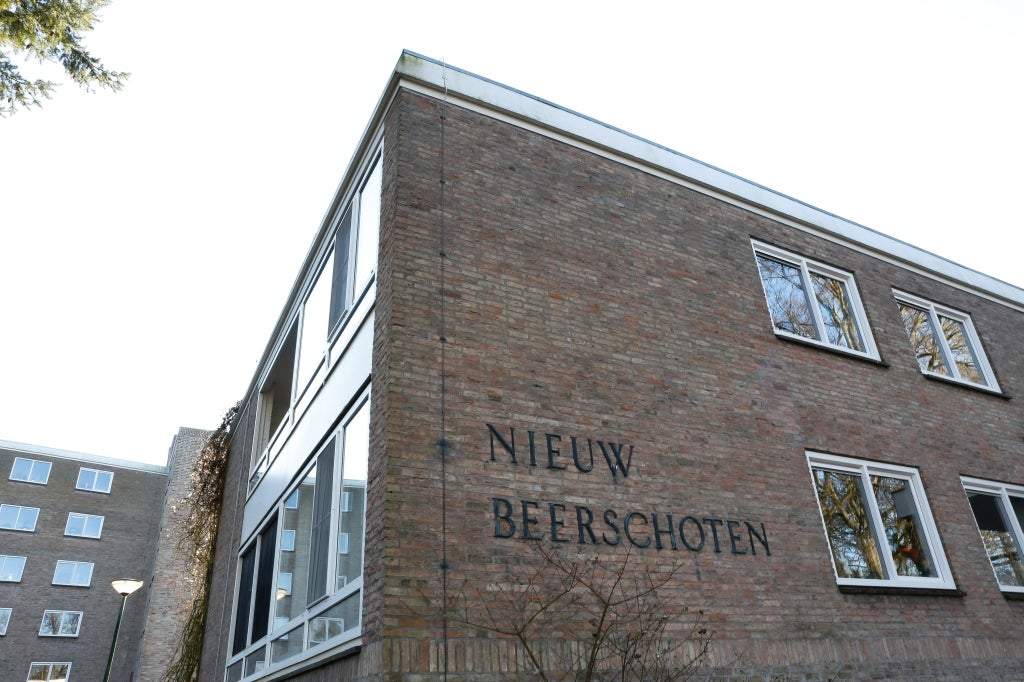 Bild 1 von 48