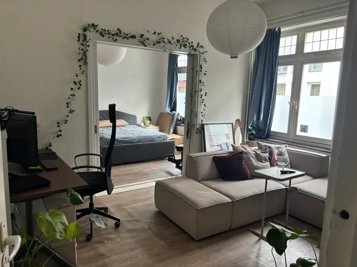 Image 2 of 10