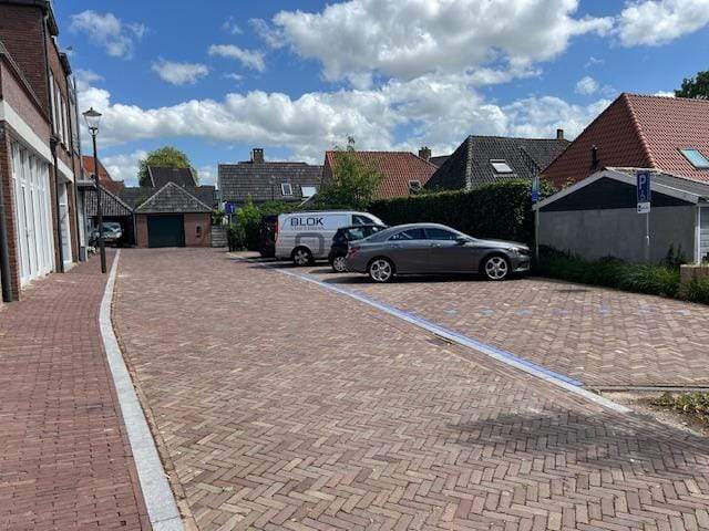 Image 2 of 19
