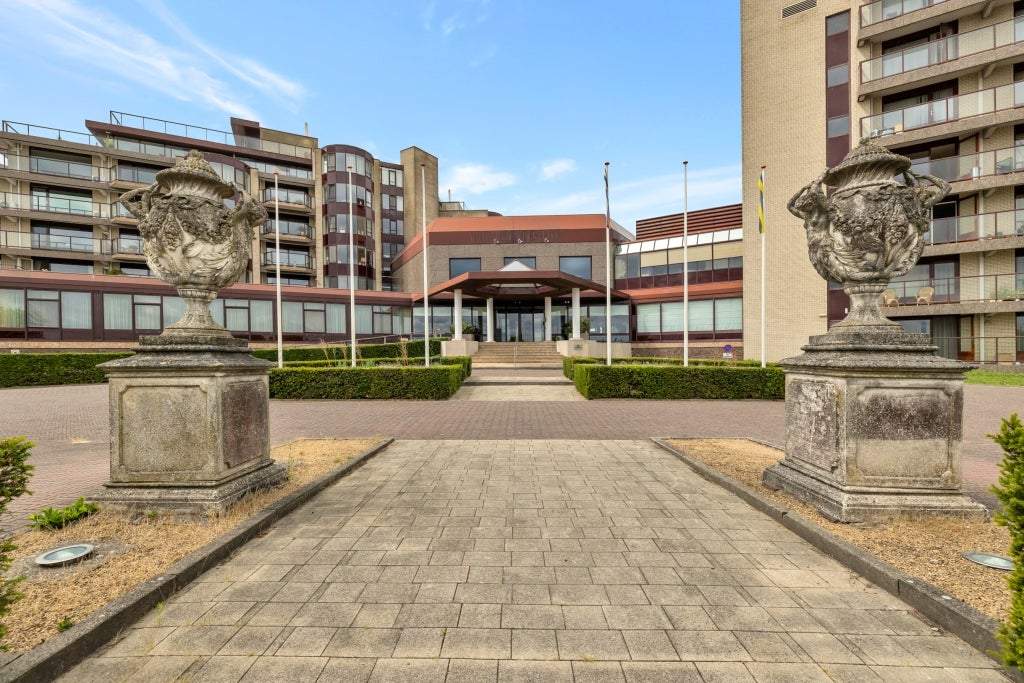 Image 1 of 31