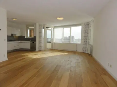 Apartamento en esquina de 3 habitaciones en Telderskade, Leiden - En alquiler
