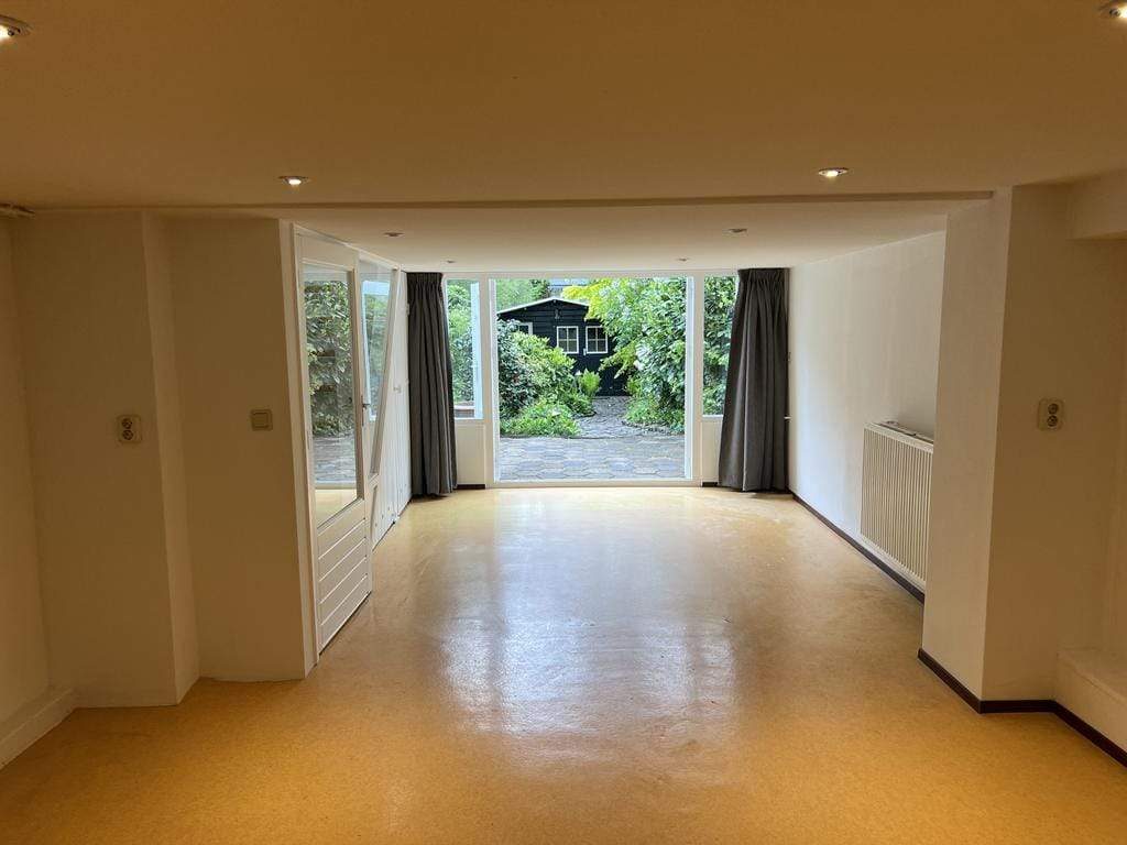 Image 18 of 28