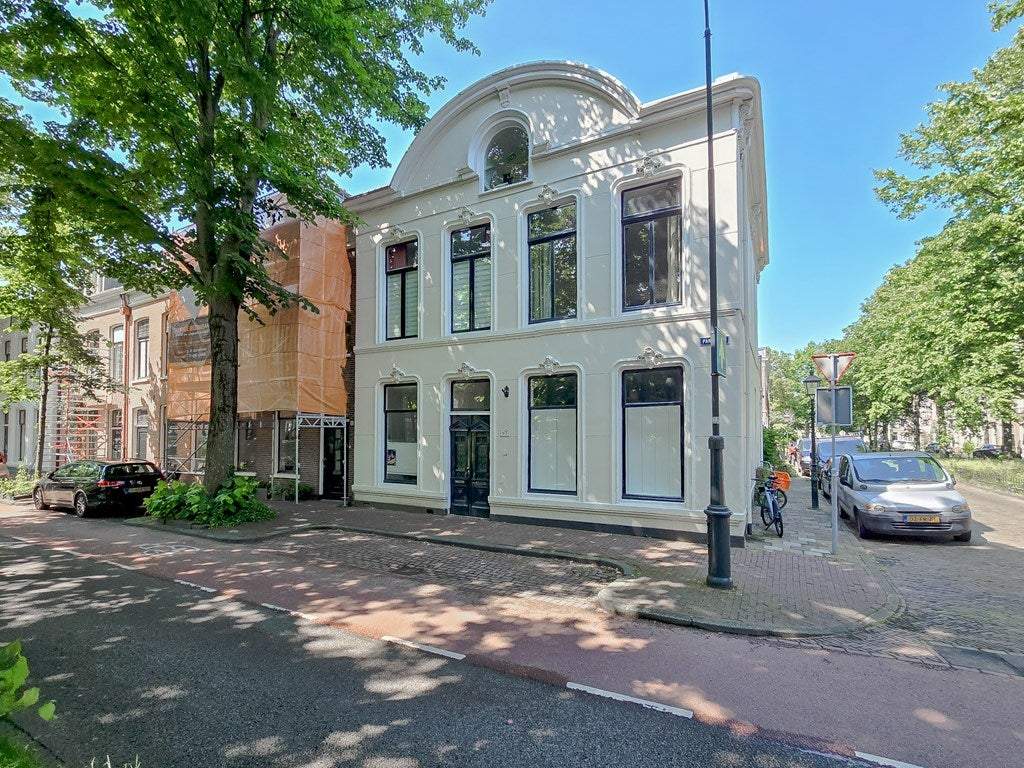 Afbeelding 1 van 21