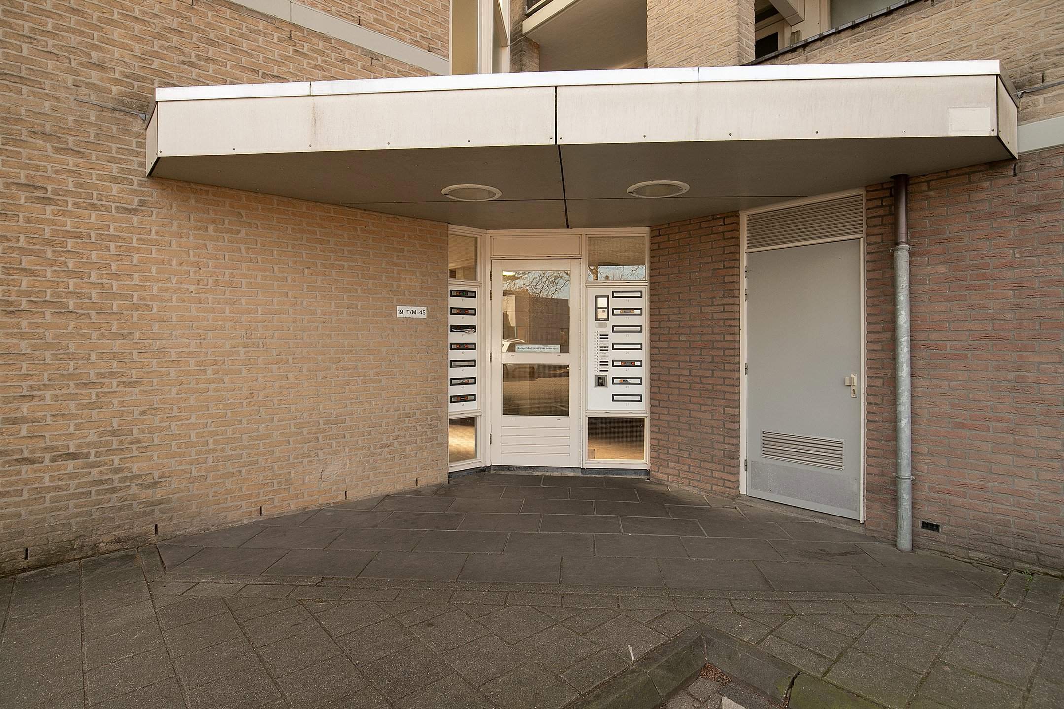 Image 1 sur 23