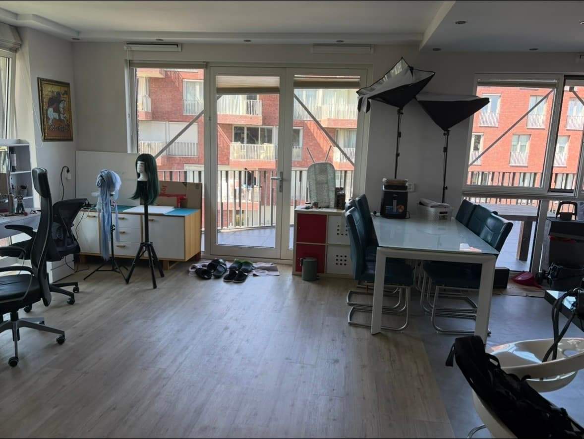 Image 2 of 10