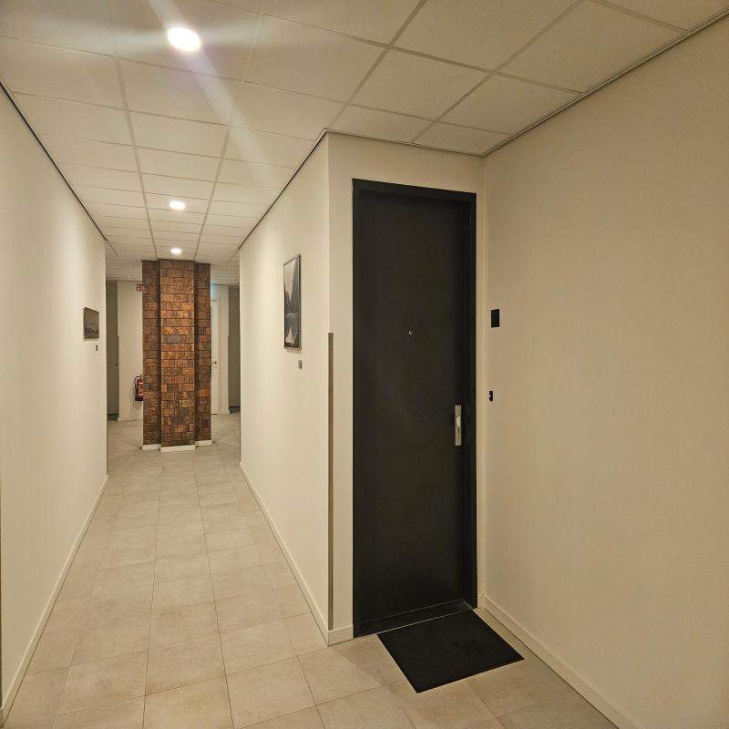 Image 4 of 6