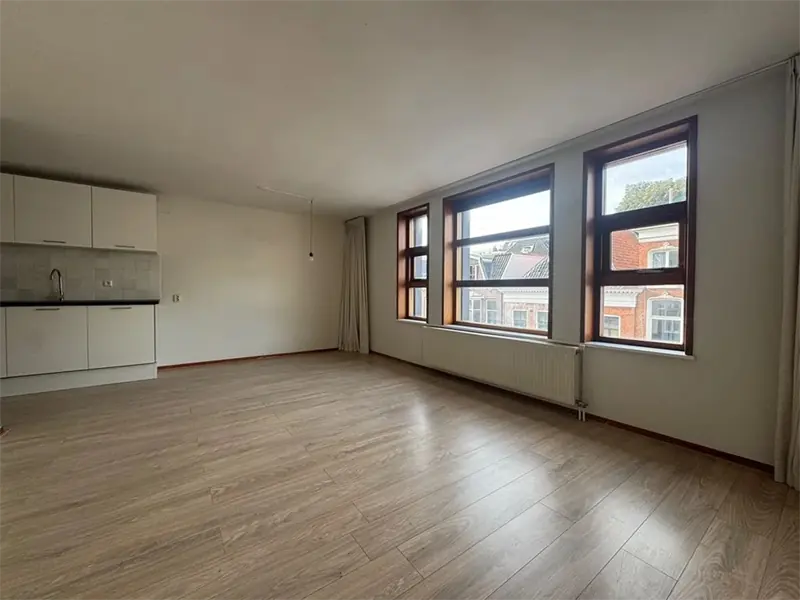 Image 4 of 14