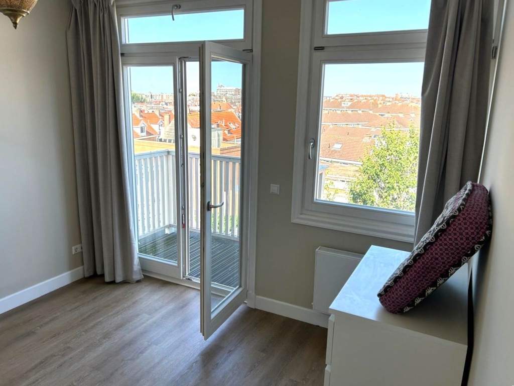Image 23 of 35
