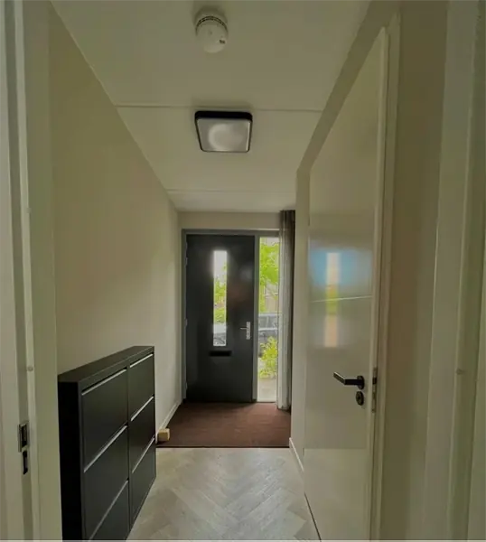 Image 4 of 26