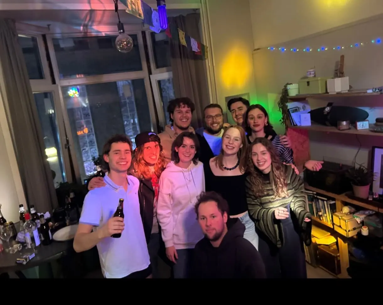 Image 4 of 6