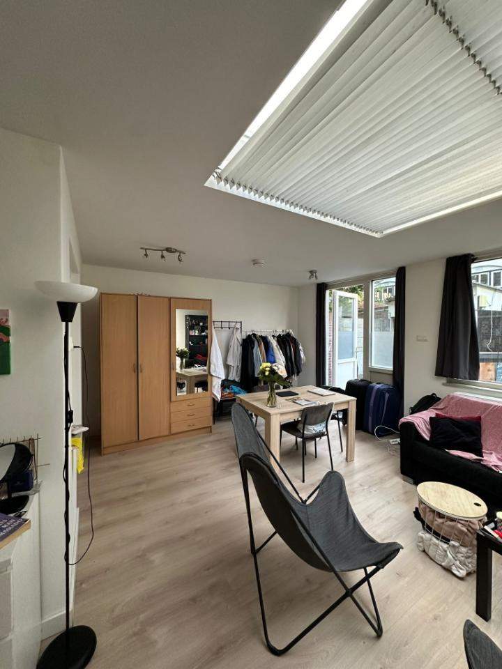 Image 2 of 10