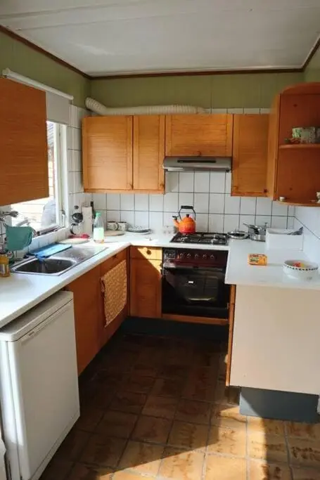 Image 4 of 9