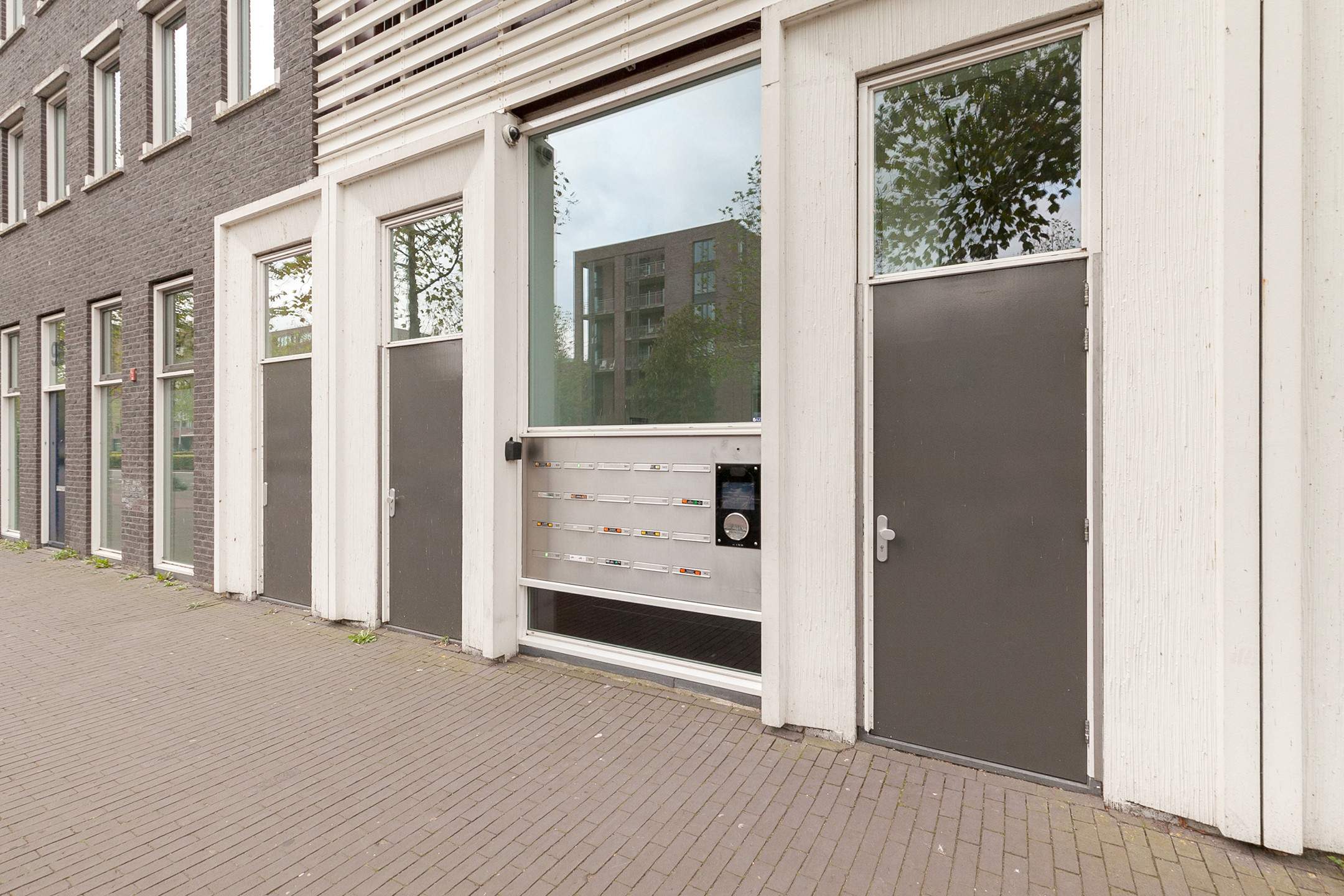 Afbeelding 1 van 16