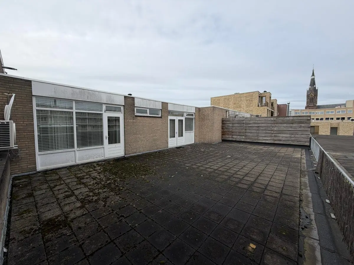 Image 23 of 25