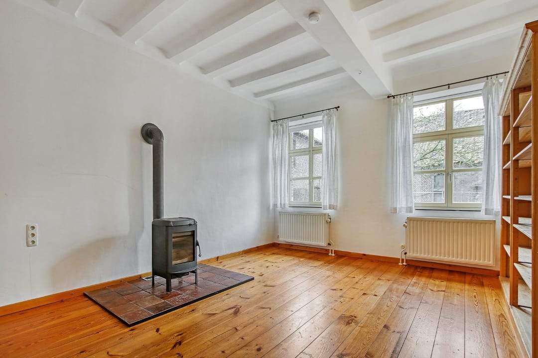 Image 7 of 14