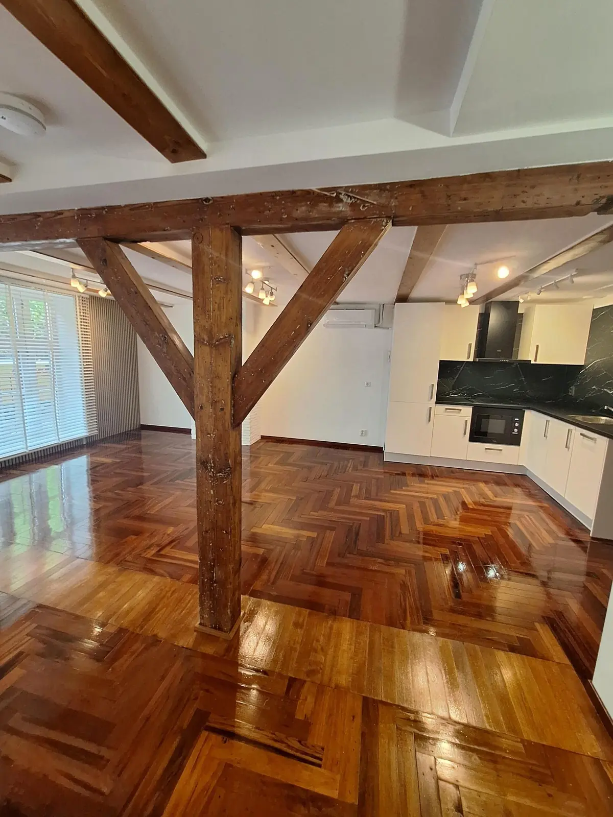 Image 18 of 23
