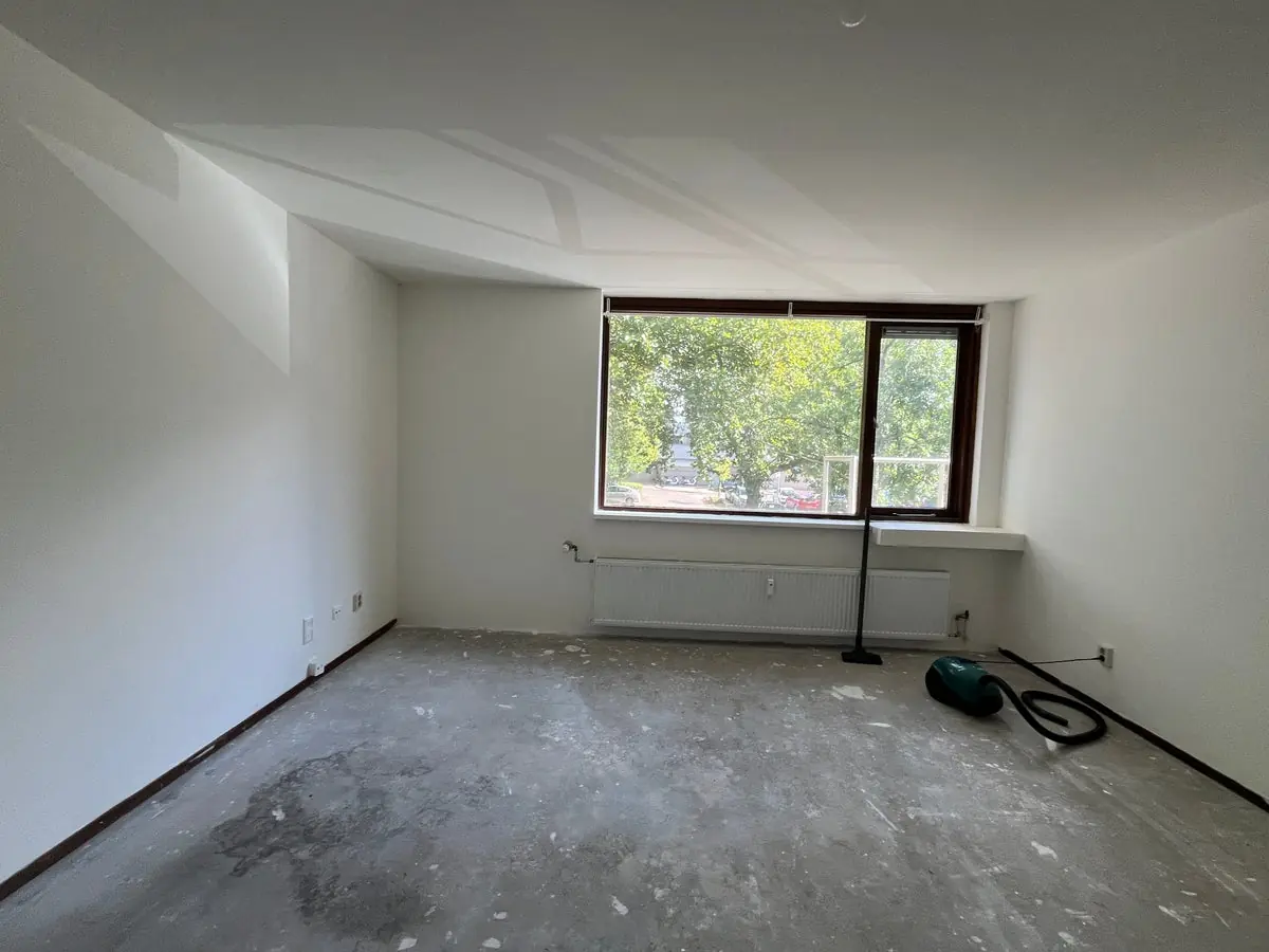 Image 10 of 10