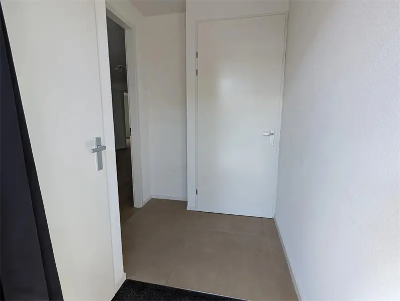 Image 4 of 30