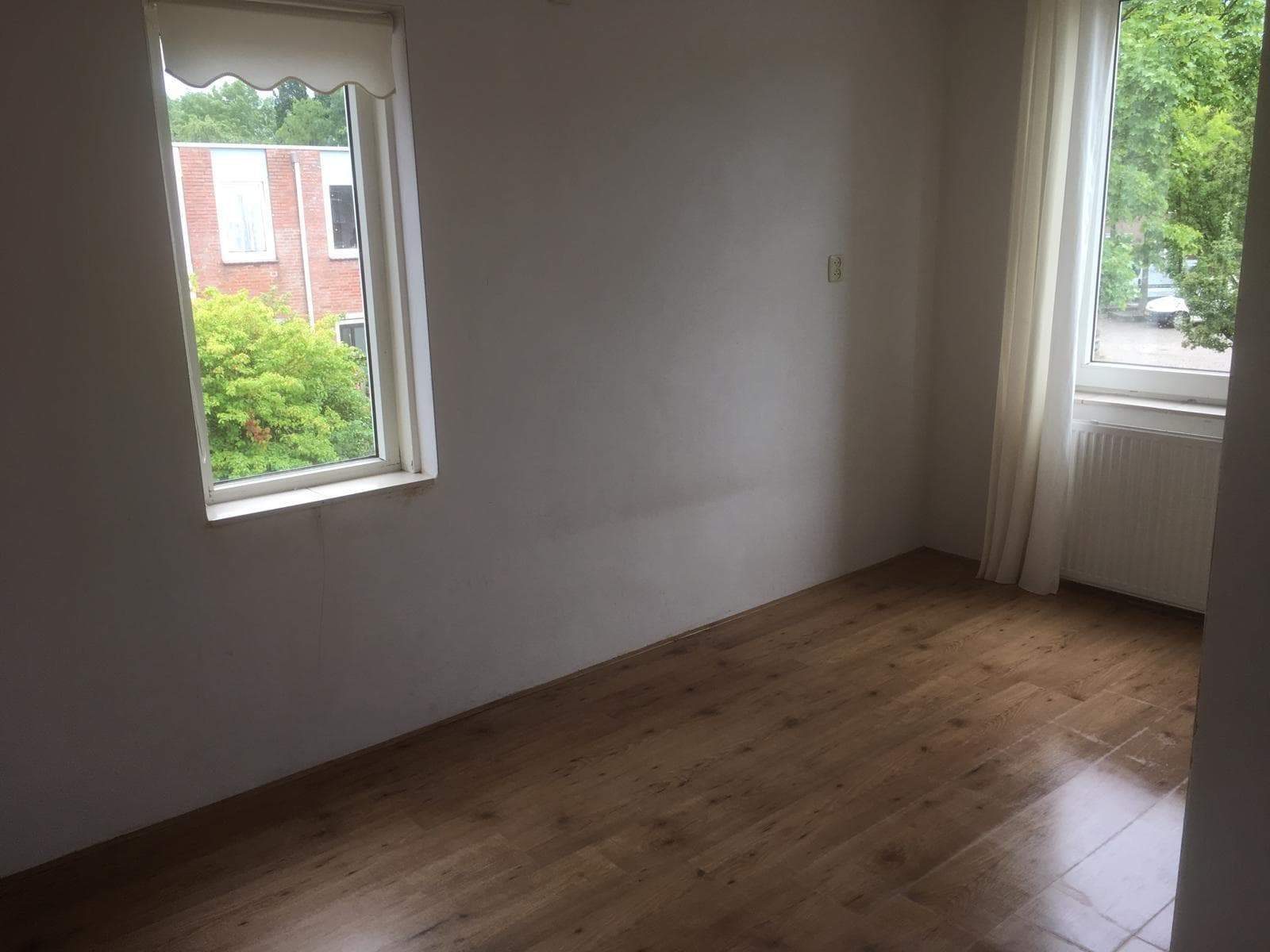 Image 10 of 10