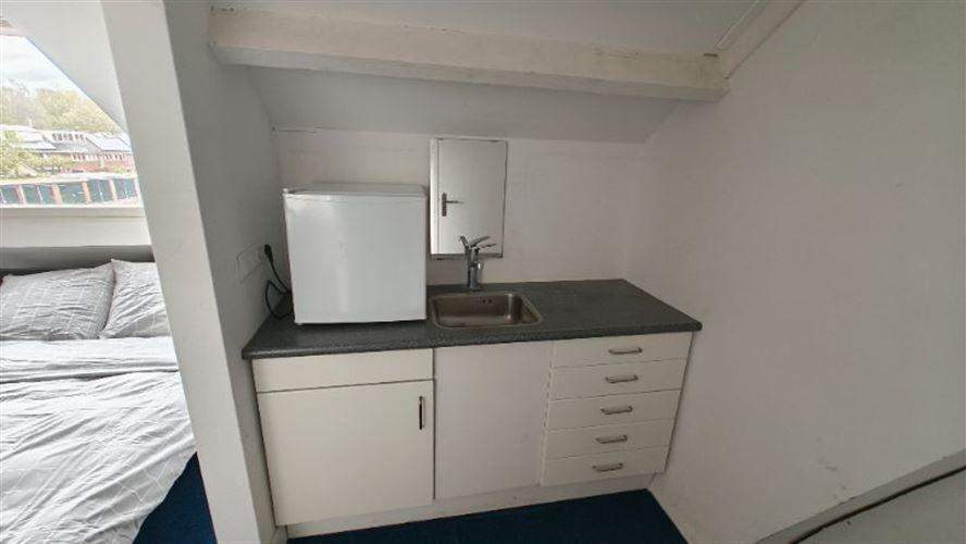 Image 3 of 8