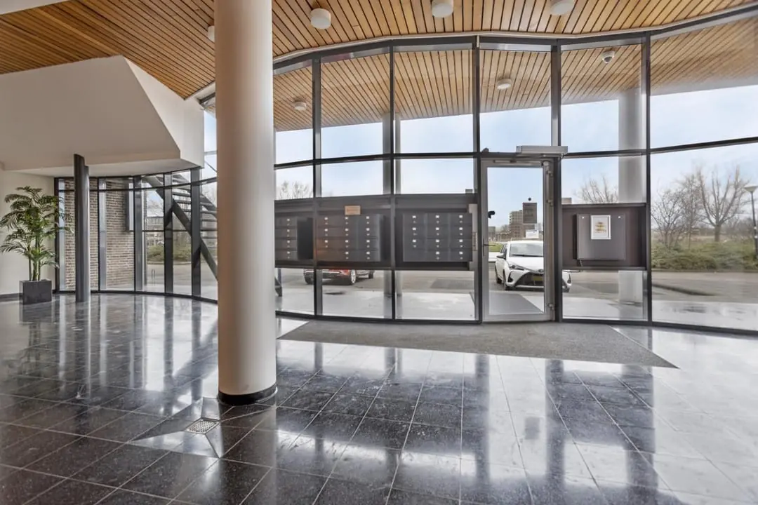 Image 16 of 17
