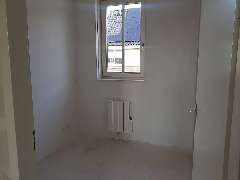 Image 6 of 8