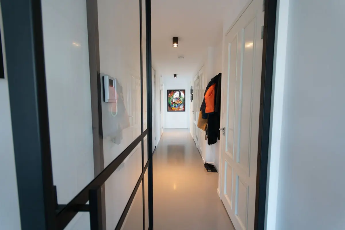 Image 13 of 32
