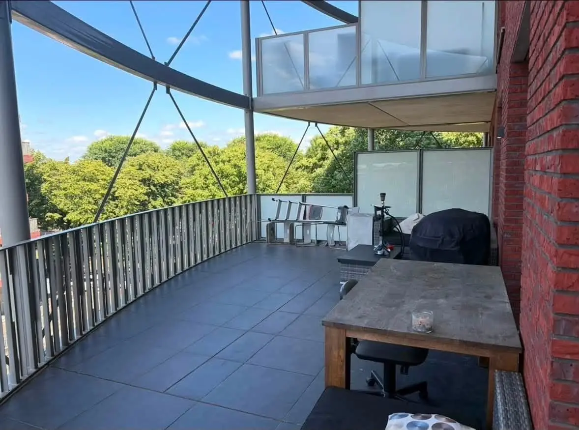 Image 7 of 10