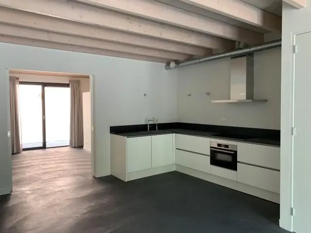 Image 22 of 24