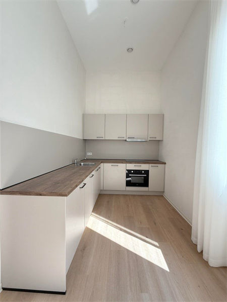 Image 3 of 8