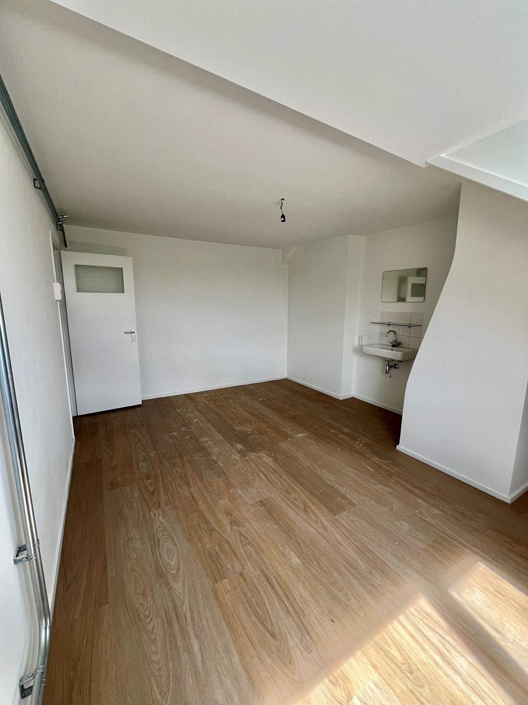 Image 20 of 27
