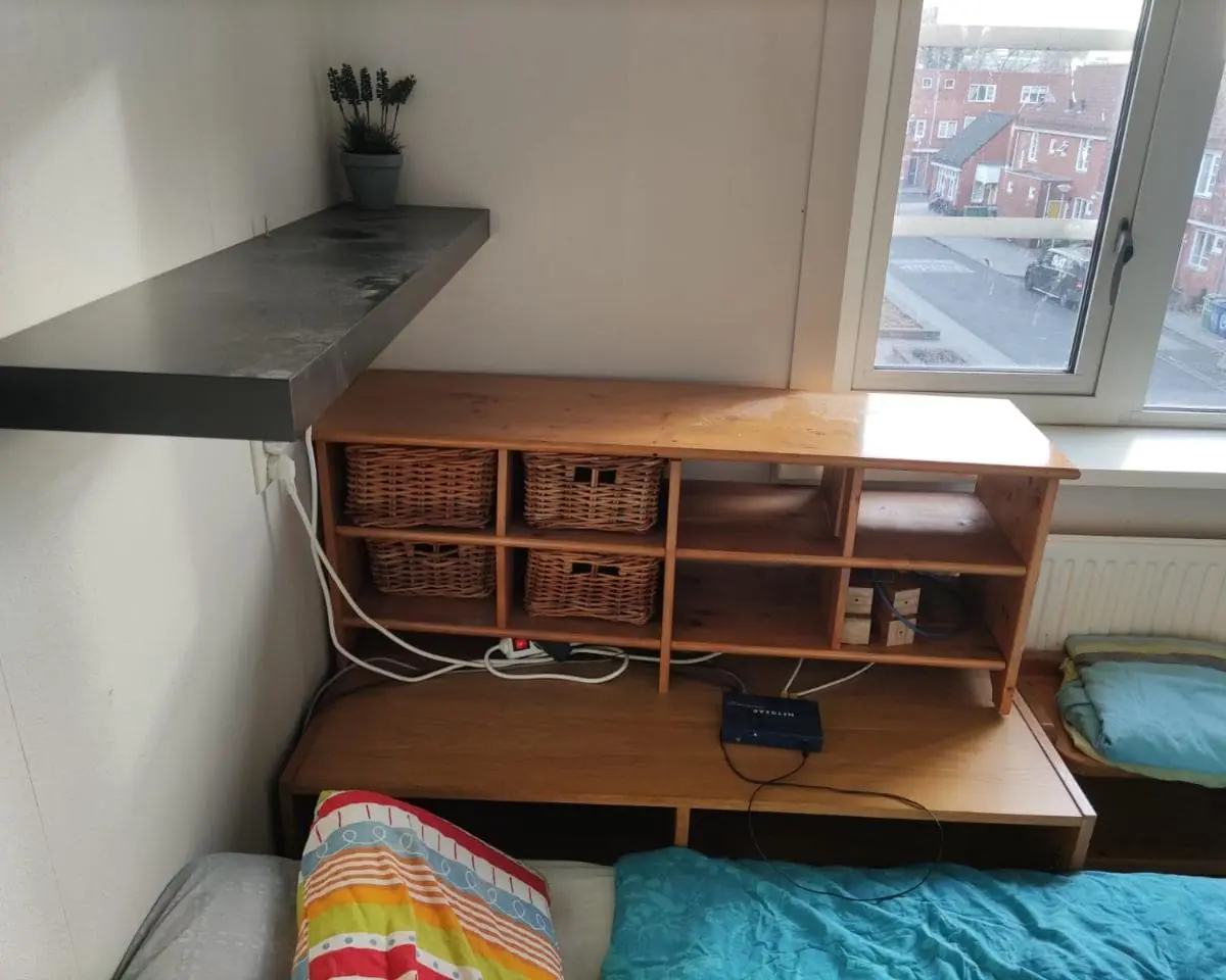 Image 3 of 4