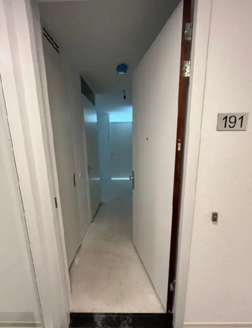 Image 4 of 7