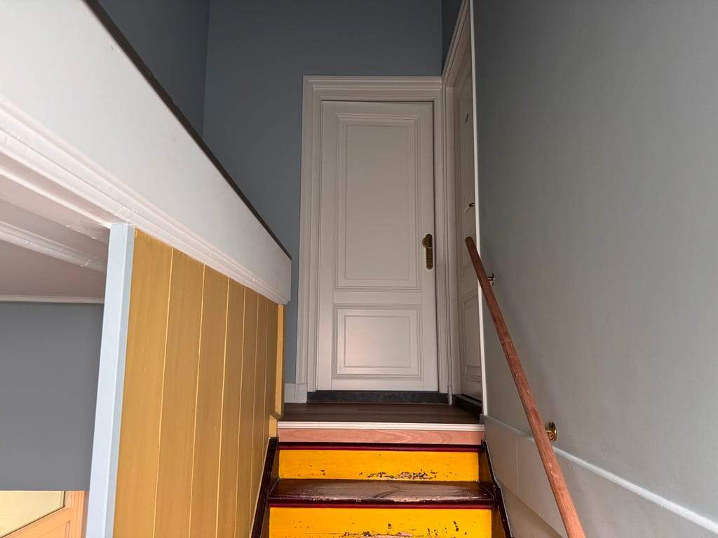 Image 7 of 32
