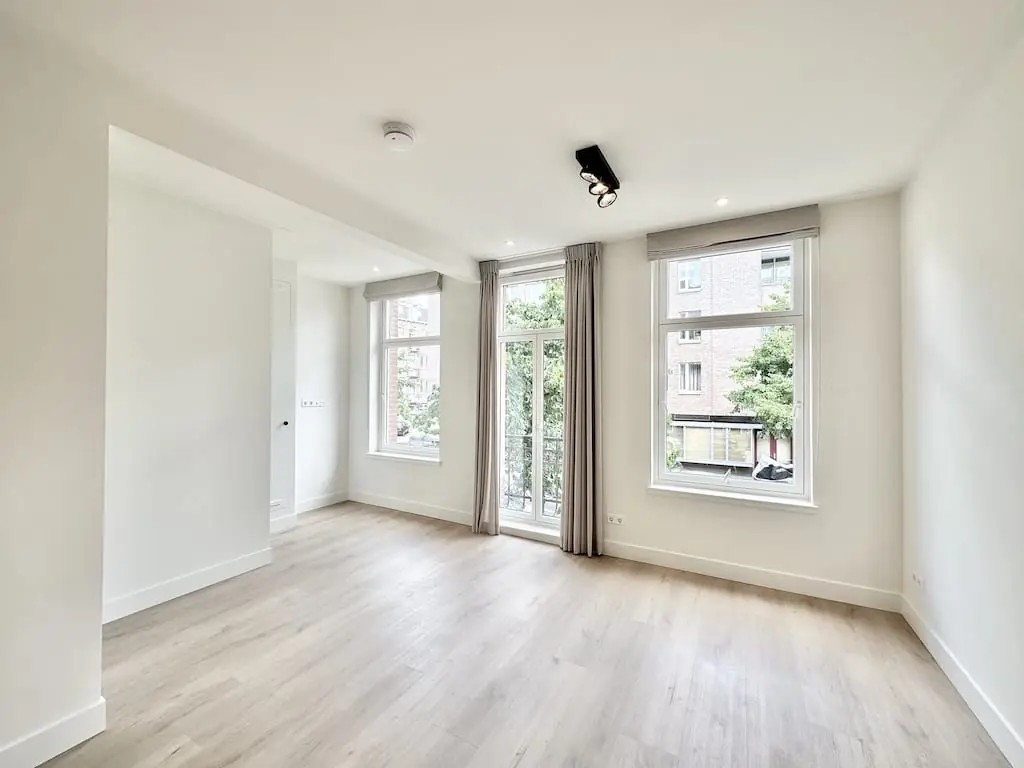 Two-Bedroom Apartment Sumatrastraat, Amsterdam - For Rent