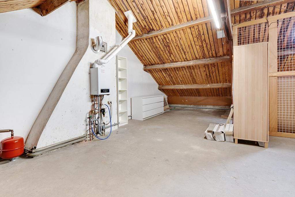 Image 19 of 28