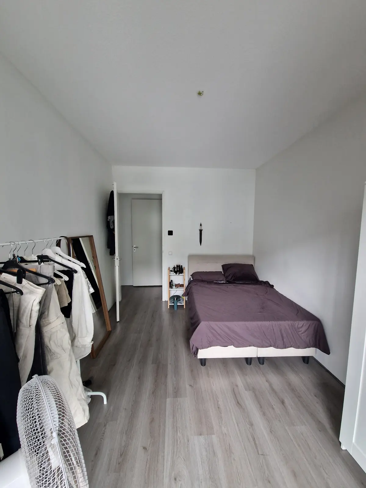 Image 4 of 5