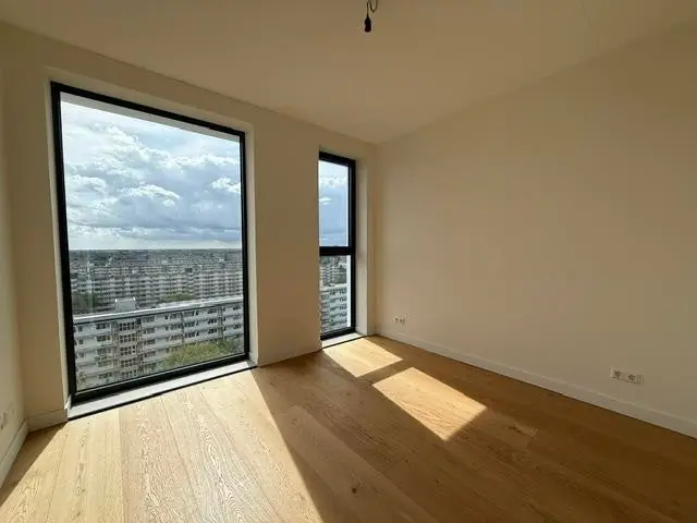 Image 7 of 13
