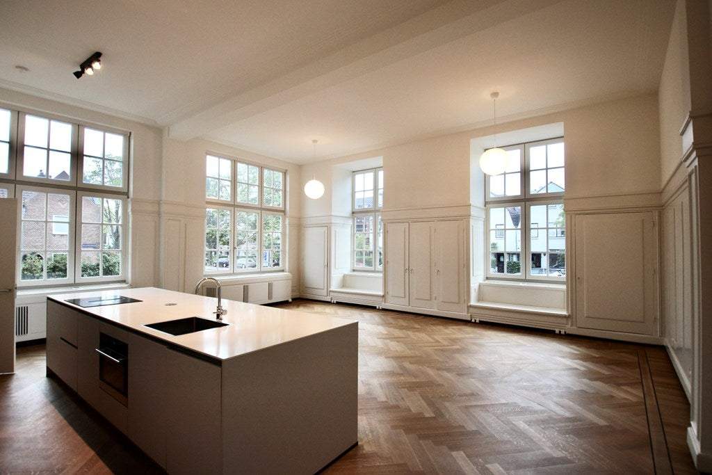 Bild 1 von 18