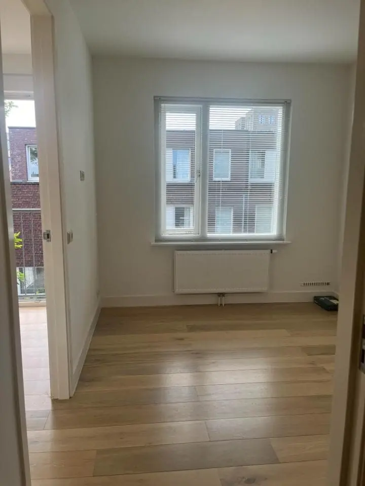 Image 7 of 9