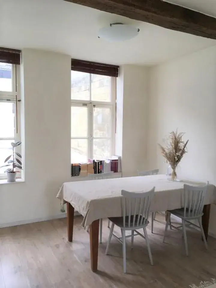 Image 4 of 10