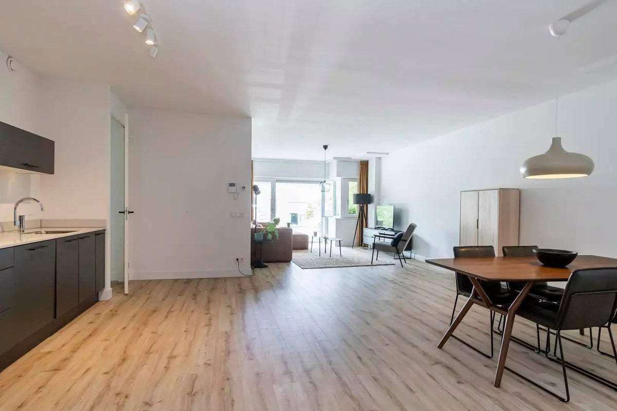 Bild 2 von 18