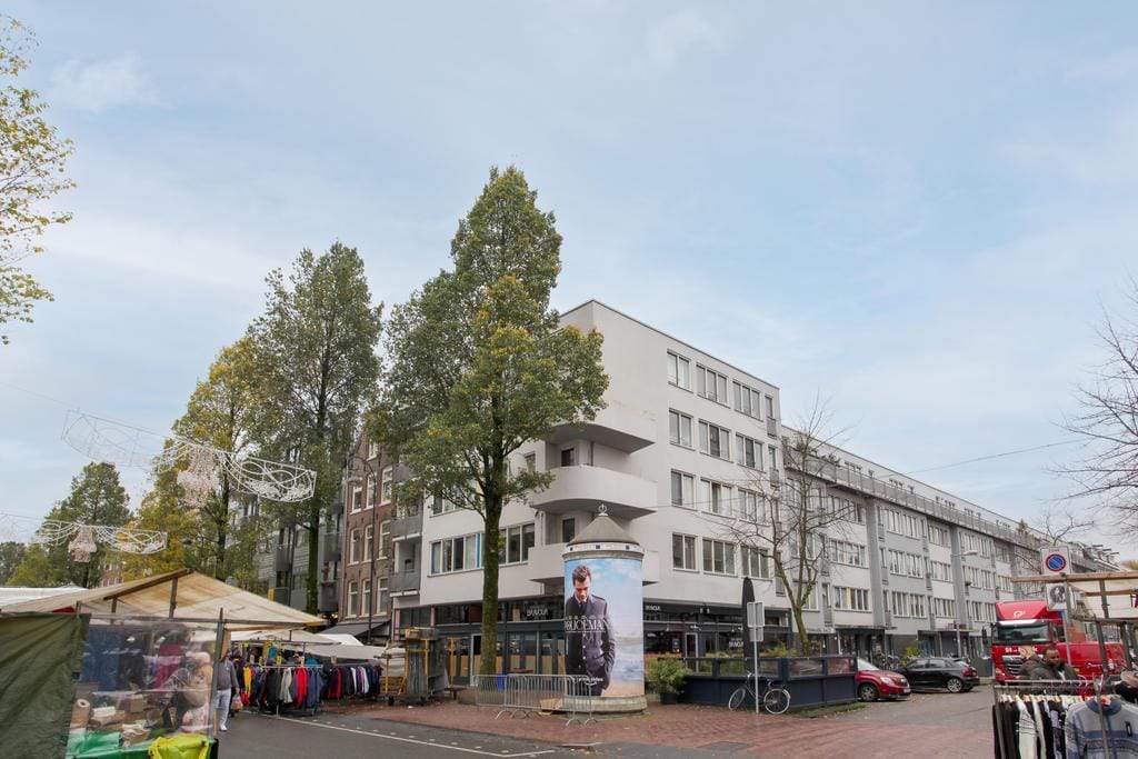 Bild 1 von 9